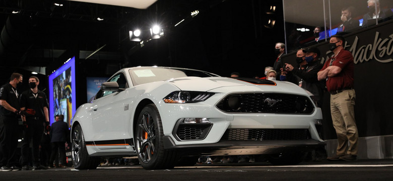 Nowy Ford Mustang Mach 1 z VIN 001 sprzedany za rekordową kwotę