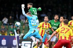 Korona nie zatrzymała Zrelaka. Warta oddaliła się od strefy spadkowej [WIDEO]