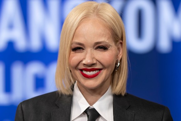 MLADI LUK, RUSKA SALATA I DOMAĆA POGAČA Ovako Jelena Rozga proslavlja Uskrs: Sto pun specijaliteta (Foto)