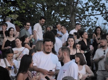Gastoz se oglasio nakon što je uslikan sa devojkom nepoznatom javnosti