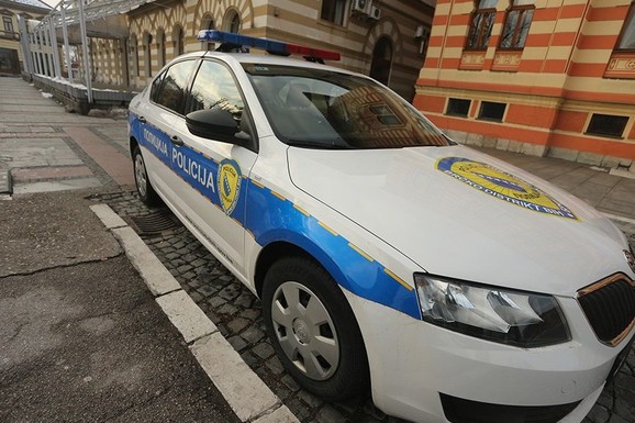 DECA PRONAŠLA TRI RUČNE BOMBE Haos u Brčkom: Igra mališana umalo prerasla u tragediju