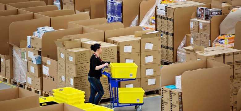 Amazon szuka pracowników. Płaci 13 złotych za godzinę
