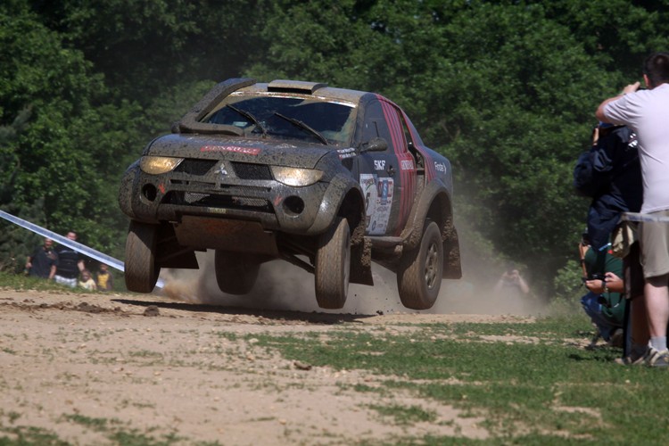 Adam Małysz wystartował Mitsubishi L200