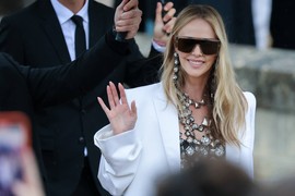 ULTRA NEPRIJATAN TRENUTAK između Šarliz Teron i Džonija Depa SRUŠIO INTERNET: Od nelagode nam prolaze TRNCI NIZ KIČMU, a svi kažu da je ona to uradila iz jednog DEBELOG RAZLOGA