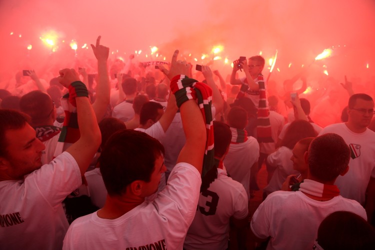 Tak się bawi stolica! Legia Warszawa świętuje mistrzowski tytuł