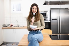 Skida MASNE NASLAGE kao od šale! Već stotinama godina ljudi ovaj NARODNI RECEPT koriste da bi lako smršali