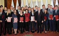 PiS powołał Radę Dialogu z Młodym Pokoleniem. "Problemów jest naprawdę dużo"