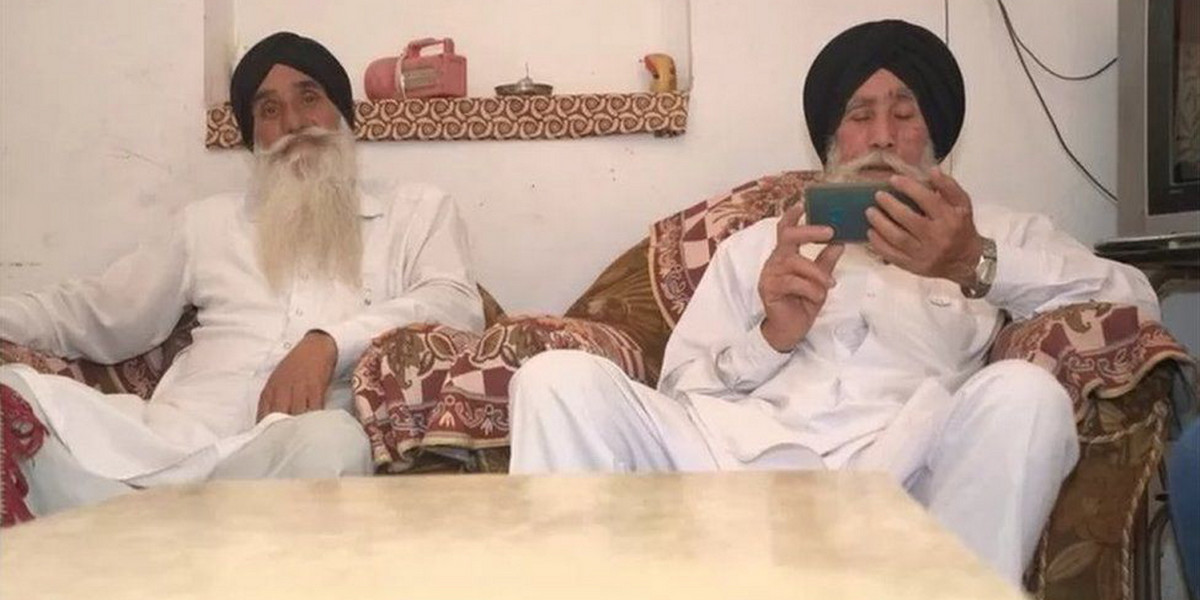 Gurmukh Singh i Baldev Singh spotkali swoją siostrę po 75 latach