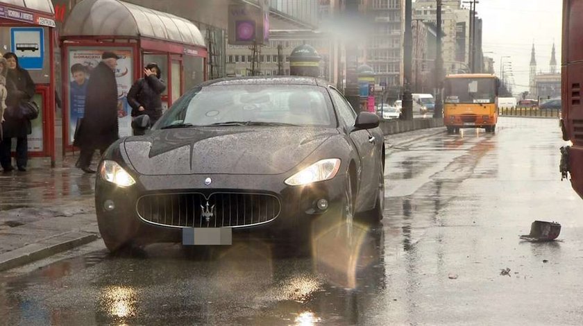 Uszkodzone Maserati TVN. Mandat dostał...