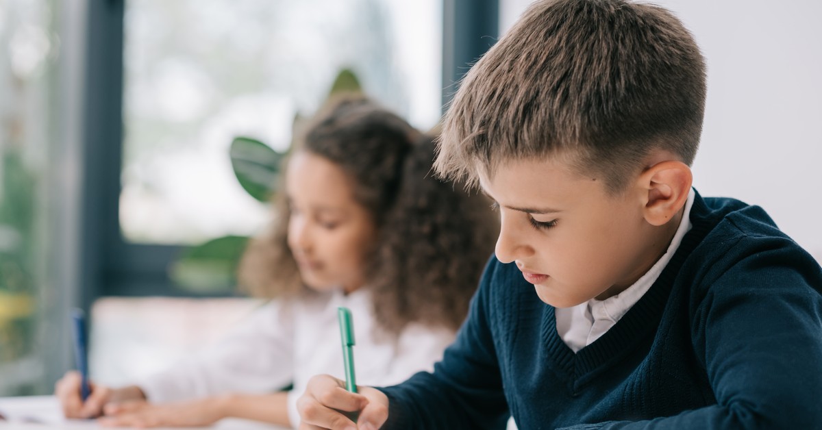 Większość Polaków chce powrotu obowiązkowych prac domowych. CBOS ujawnia wyniki sondażu