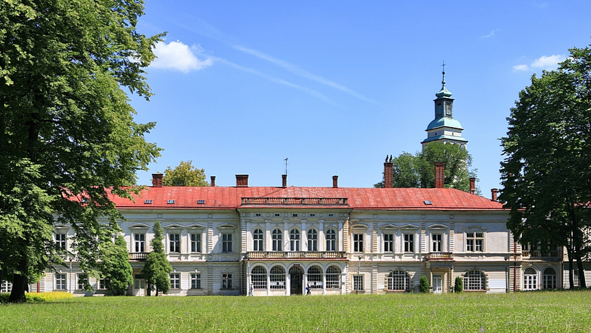 24 miniatury budowli, od leśniczówek i dworów, po zamki i browar, które wznieśli na Żywiecczyźnie i Śląsku Cieszyńskim dawni właściciele tych ziem: Komorowscy, Wielopolscy i Habsburgowie, znalazły się w Parku Miniatur otwartym we wtorek w Żywcu (Śląskie).