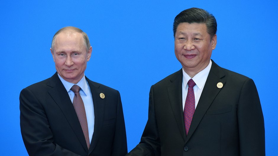 Prezydent Rosji Władimir Putin (L) i przywódca ChRL Xi Jinping (P) i w 2017 r. 