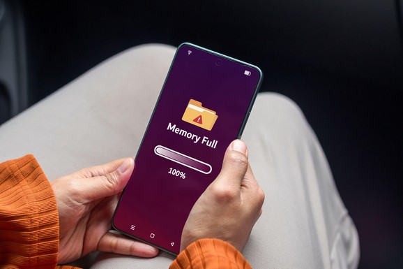 Telefon vam javlja da je memorija puna? Evo šta treba da znate da rešite problem zauvek