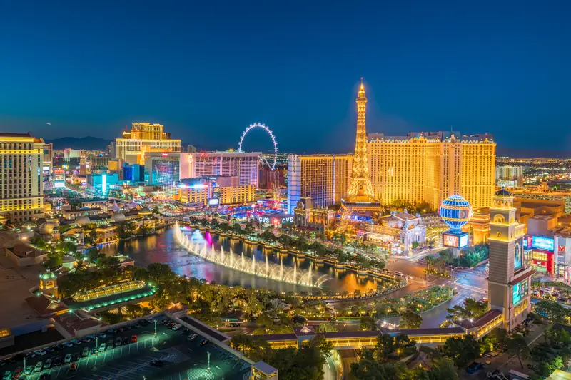 Prawdziwy urok Las Vegas najlepiej odkrywać nocą