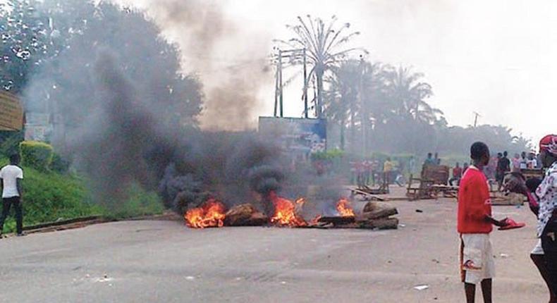 Student of the Rufus Giwa Polytechnic, protesting against the police assault on their school colleagues.