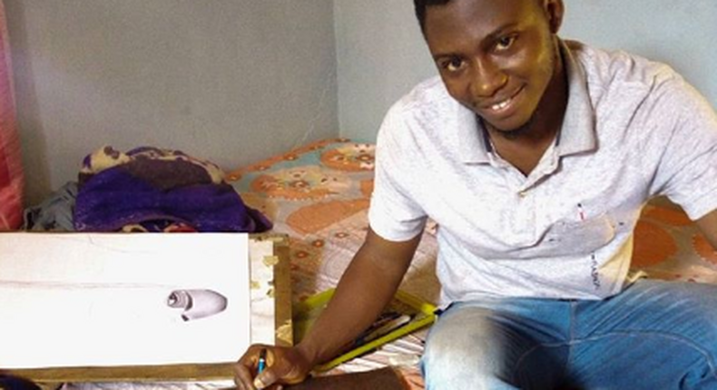 Eli Waduba with his drawing of Kevin Hart [Instagram/eliss_artss]