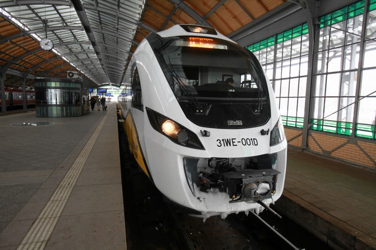 Nowy nabytek Kolei Dolnośląskich - pociag ' Impuls ' firmy Newag (2)