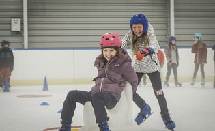 Ferie na lodzie we Wrocławiu. Muzyka, oprawa świetlna i dobra cena
