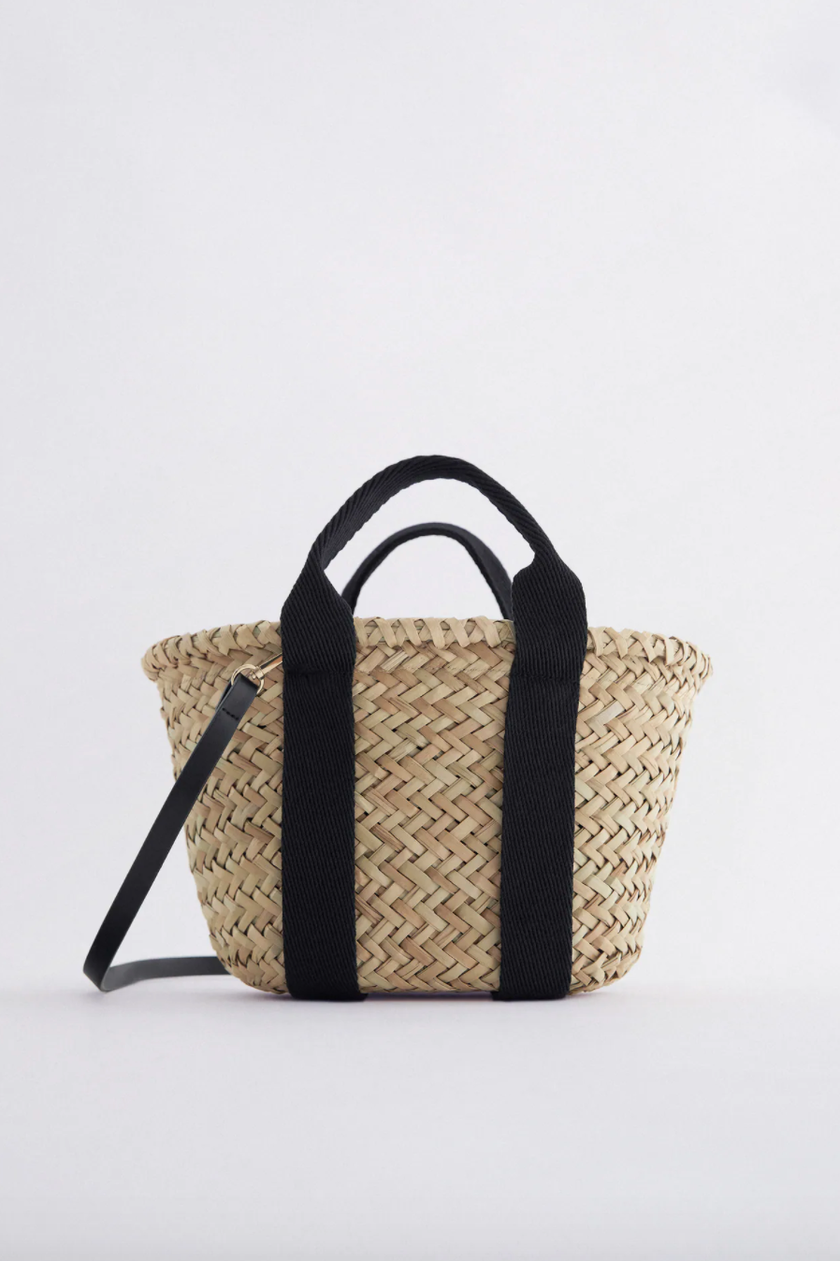 Panier tressé en matériaux naturels de Zara pour CHF 45.90. 