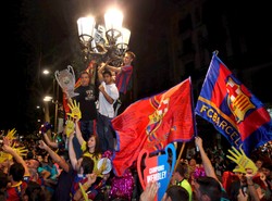 Tak kibice świętowali w Barcelonie! Ucierpiała policja