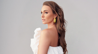 Sydney van den Bosch gyönyörű menyasszonyként tündököl a szeptember-októberi GLAMOUR címlapján!