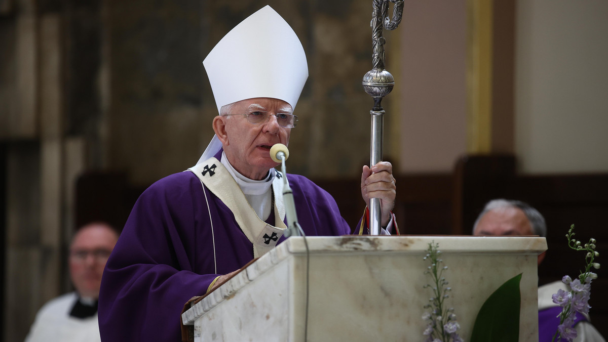 Arcybiskup Jędraszewski zapłacił odszkodowanie pokrzywdzonej. Znamy kulisy