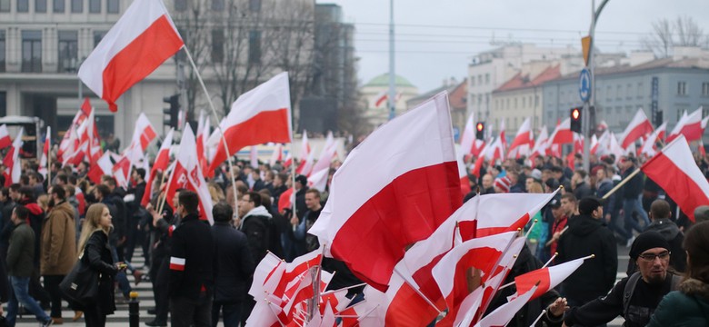 14 kobiet z mostu odwołuje demonstrację. "Warszawę czeka pochód z hasłami nienawiści"