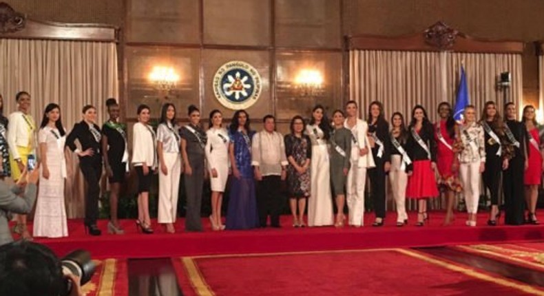 MBGN 2015 Unoaku Anyadike with other beauty queens paid a visit to Philippine President Rodrigo Duterte