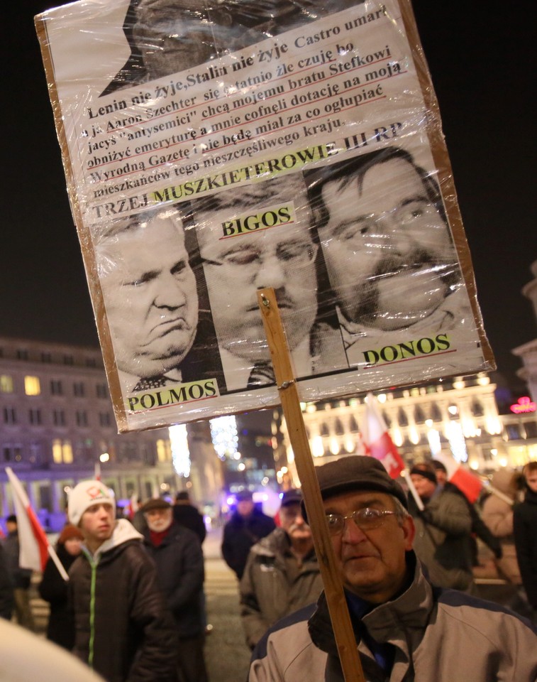 Demonstracje w dniu 35. rocznicy wprowadzenia stanu wojennego. Zobacz zdjęcia!