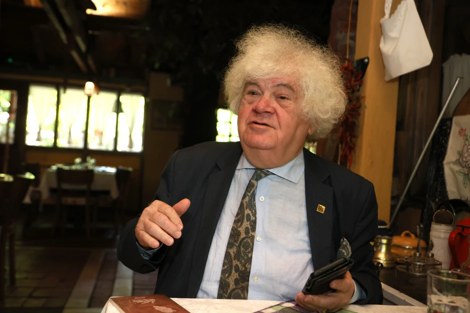 Tozovčev kum o podeli imovine i testamentu pevača