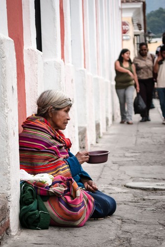 Indianka w Antigua, Gwatemala; fot. T. Bogusz / Pirania na kolację