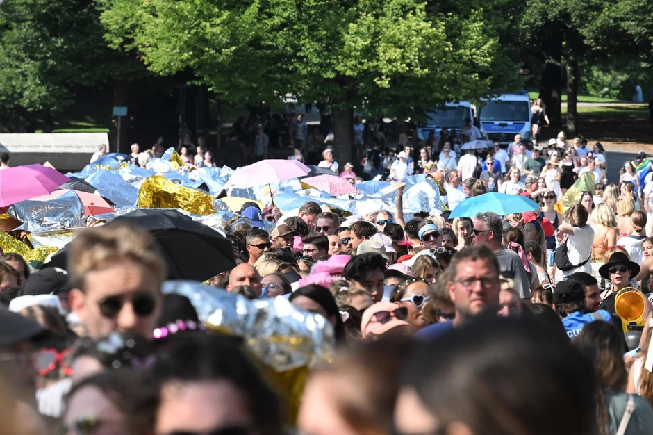 Brdo pored stadiona gde je Tejlor imala koncert