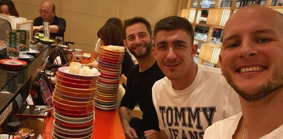 Bartosz Kurek zabrał kolegów na sushi. Siatkarze zagrają w Japonii w Pucharze Świata