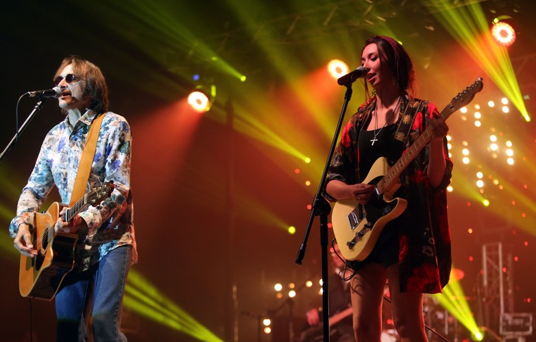 Bianka Jackowska i Janusz Yanina Iwański podczas koncertu 'Oprócz Błękitnego Nieba'