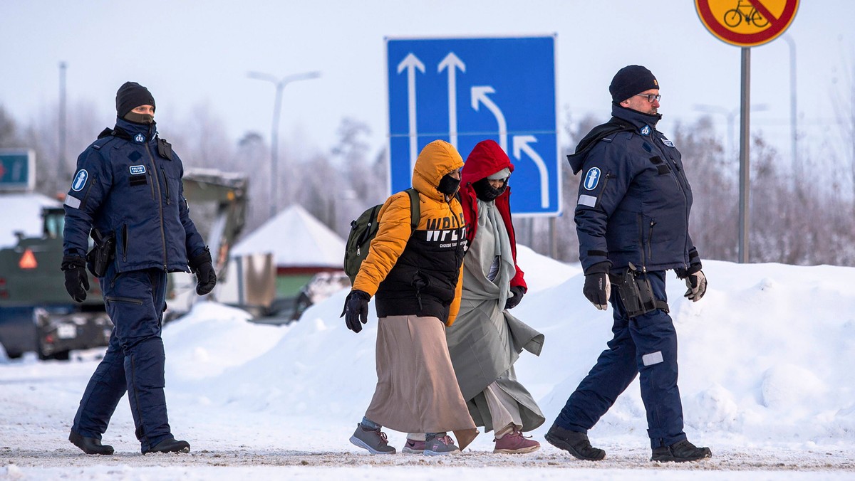 Finlandia zamknęła przejścia graniczne na swojej granicy z Rosją.