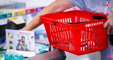 Le a kalappal! A Rossmann szabadnapot ad szenteste napján az alkalmazottaknak