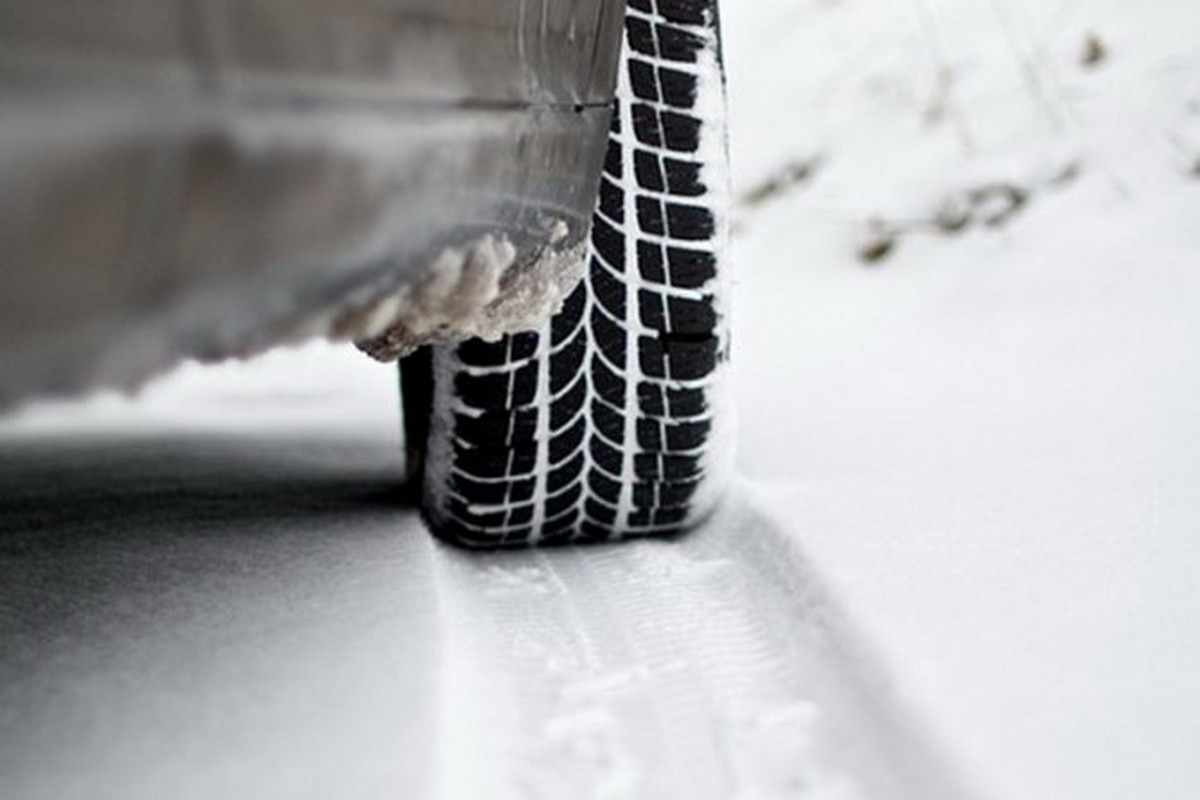 Zimske gume obavezne od 1. novembra: Sve detaljno - cenovnik, kazne, saveti  za vožnju