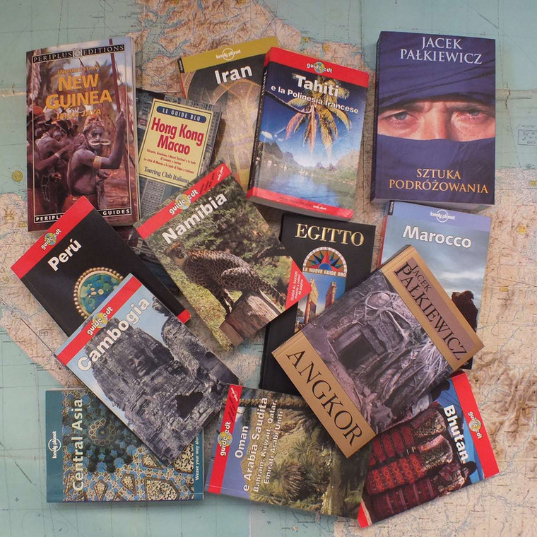 Przewodniki, mapy i broszury turystyczne