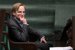 Wiceminister finansów: Obniżamy akcyzę na paliwa do minimum, na jakie pozwala KE