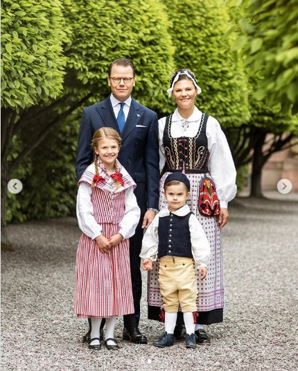 Księżniczka Wiktoria z mężem i dziećmi na Instagramie