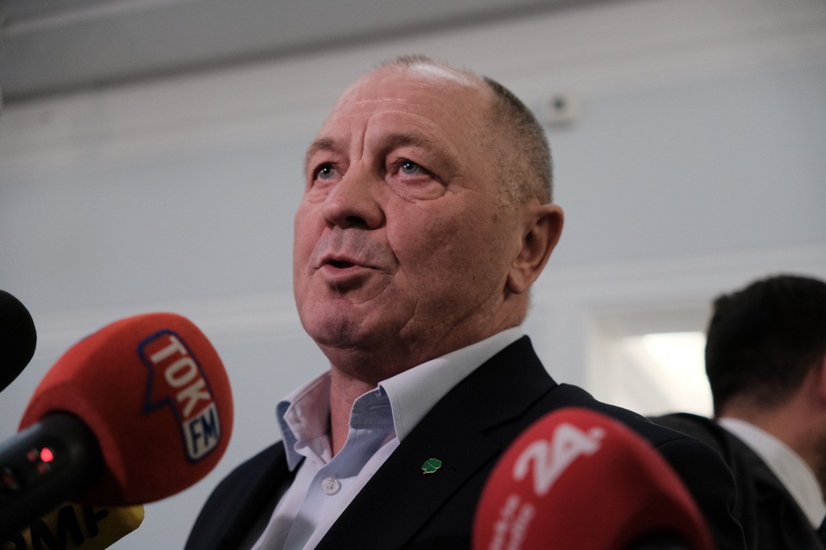 Marek Sawicki: Ustawa okołobudżetowa może być włączona do ustawy budżetowej w sposób poprawkowy i przyjęta jako budżet skonsolidowany.