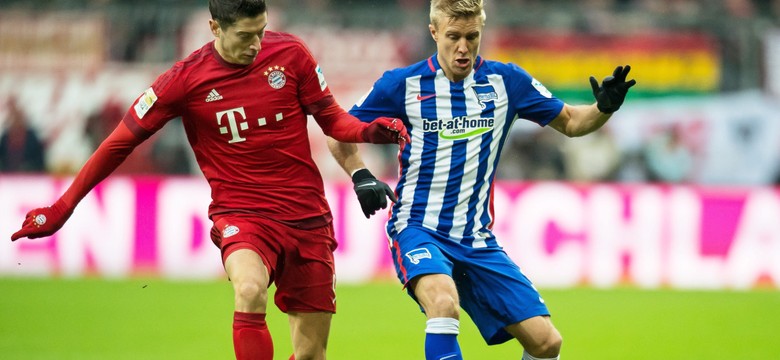 Robert Lewandowski bez szans na wygranie Złotej Piłki FIFA. WIDEO