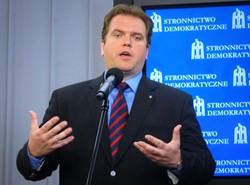 "PO weszła w buty PiS i poluje na mnie"