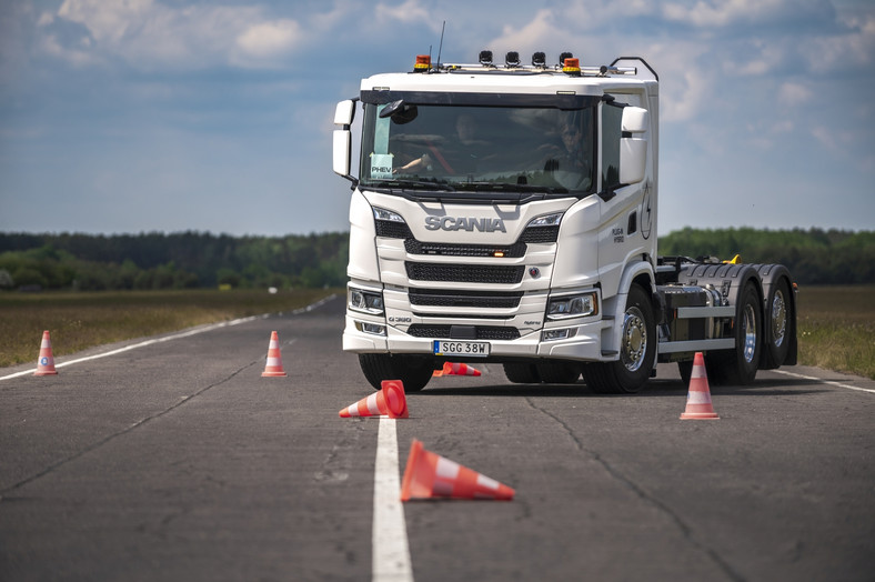 Elektryczne ciężarówki Scania na torze w Poznaniu