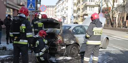 W centrum miasta spłonęła luksusowa bryka!