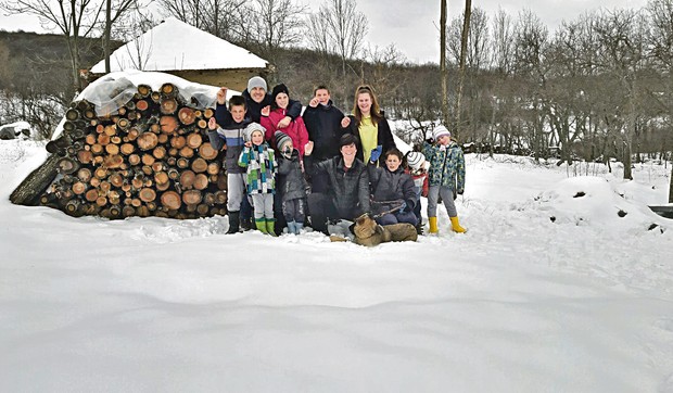 Upoznali su se kao brucoši na beogradskom Stomatološkom fakultetu, a svoju ljubav krunisali su  brakom na šestoj godini studija