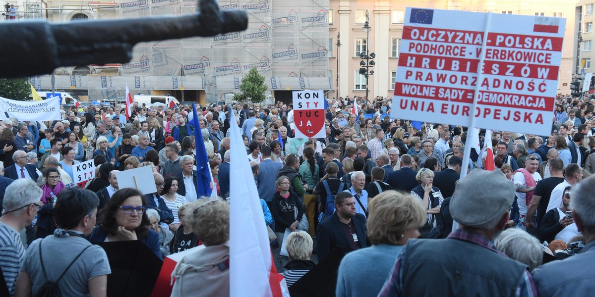 PiS znów w opałach? Ludzie wyszli na ulice