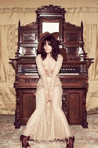 Katie Melua na zdjęciach z sesji do 'Ketevan'