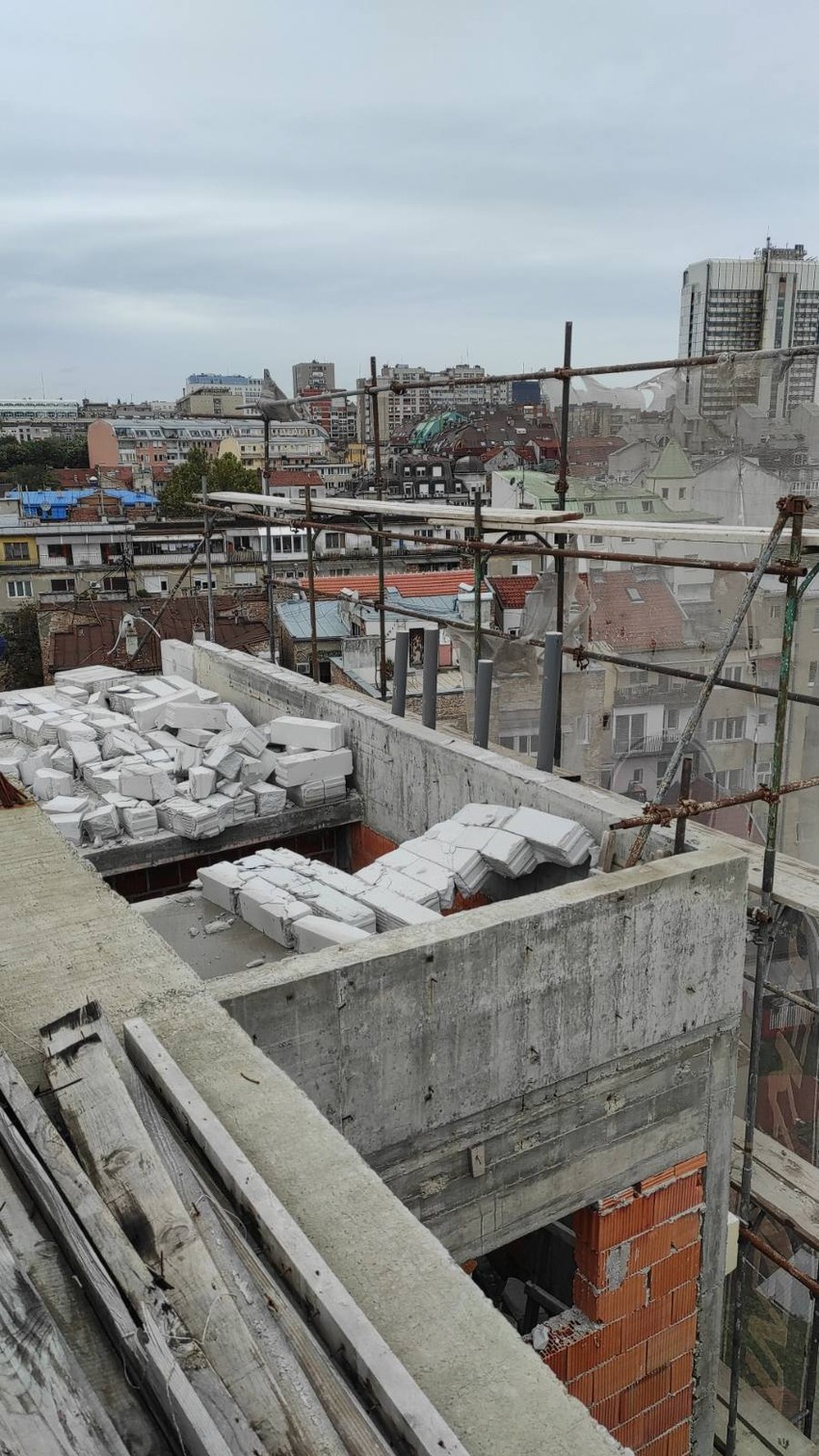 Urušavanje zida na Paliluli u Ulici Albanske spomenice 26