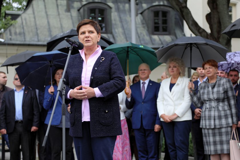 Wręczali prezenty Szydło. Zrobili śledztwo